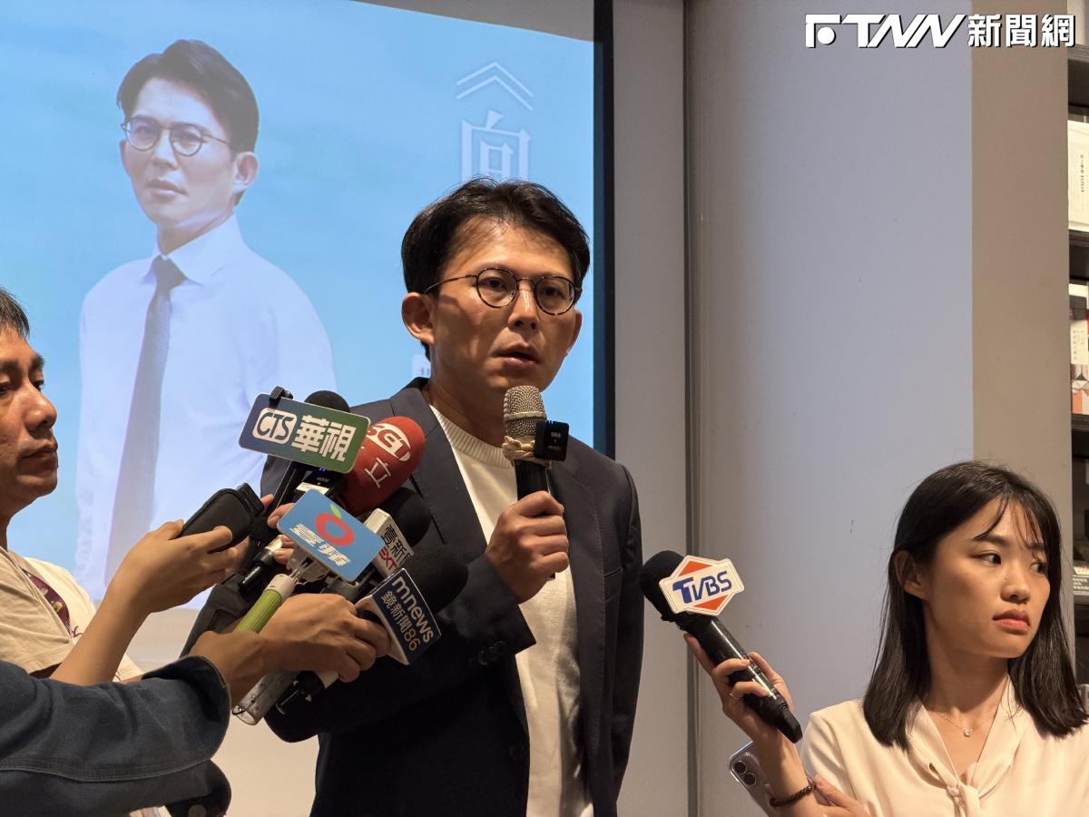 新書爭議燒！黃國昌再談時力路線分裂：蔡英文等人打電話溝通但我不當小綠
