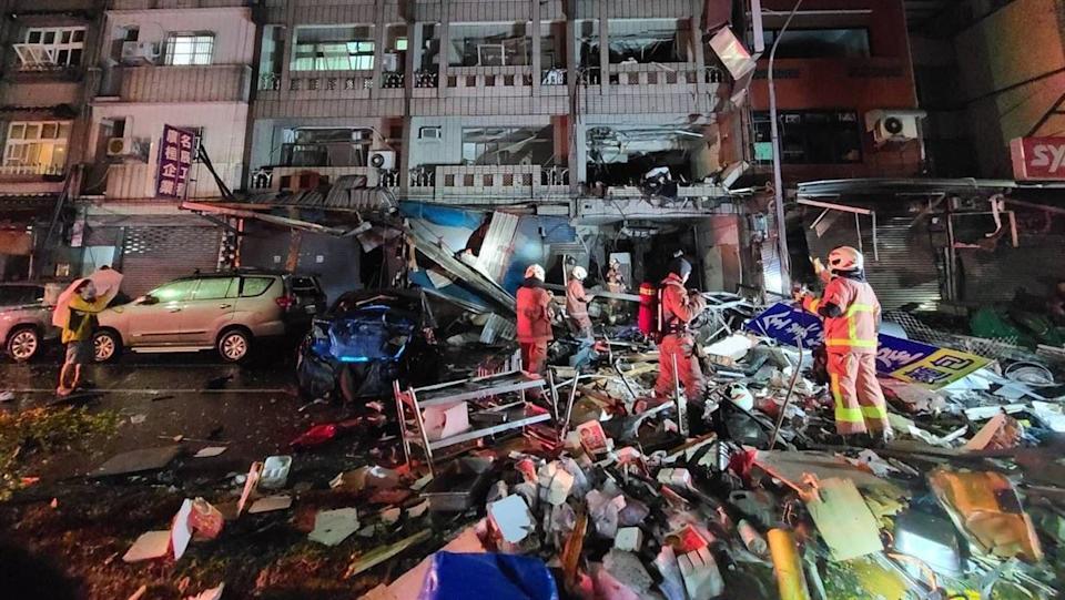 新竹2死氣爆「這裡是地獄嗎」居民曝慘況！便當店面目全非、民宅落地窗全毀