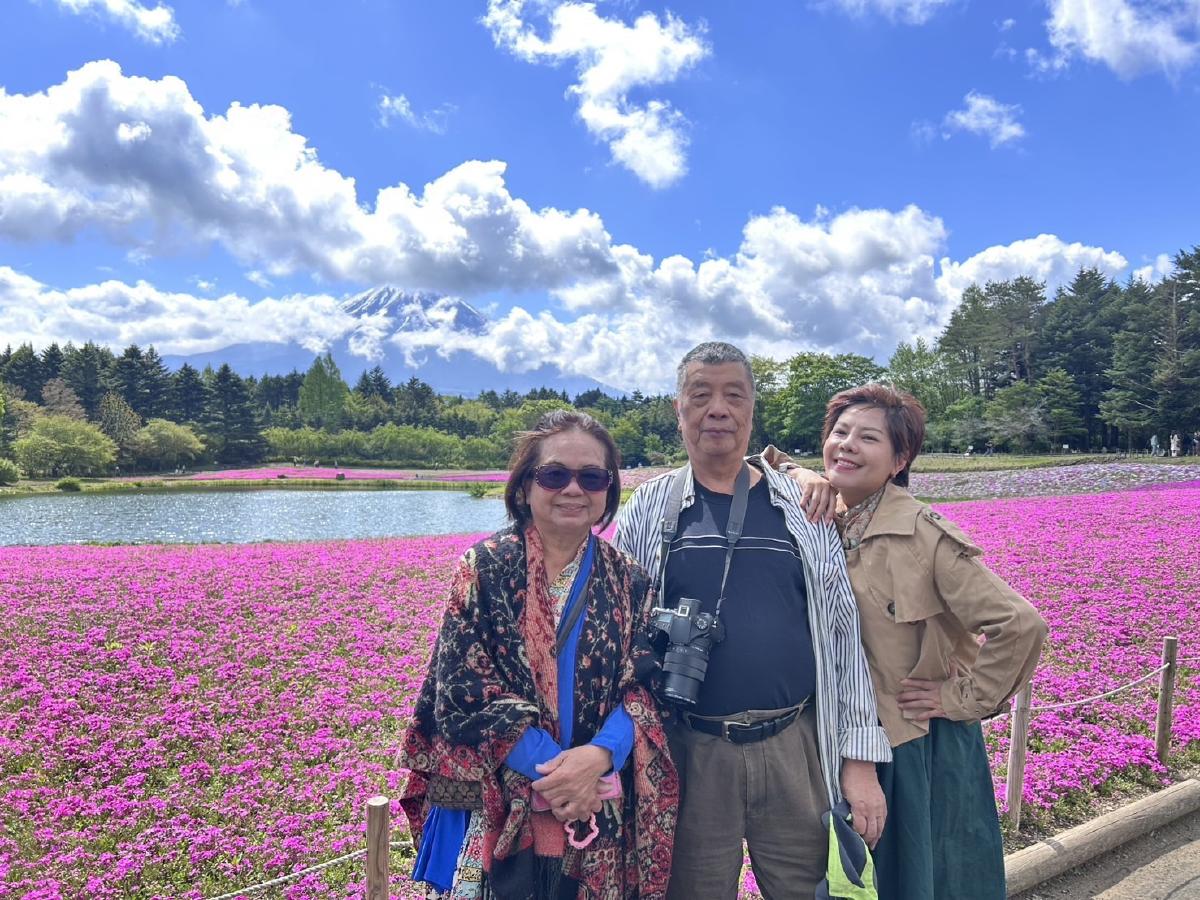 騙媽媽廠商贊助！錦雯帶父母出國　見1畫面鼻酸：換我陪你們看世界