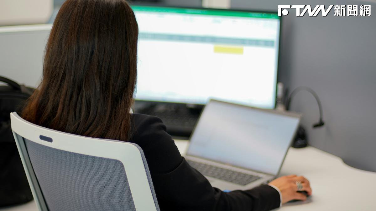 不熟悉Word、Excel！新鮮人不會用只回「學校沒教」　網：這不是藉口