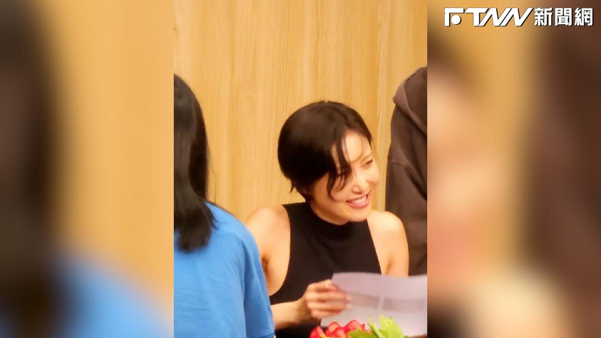 影／黃仁勳自爆是華莎粉絲　她一聽遮臉笑超害羞